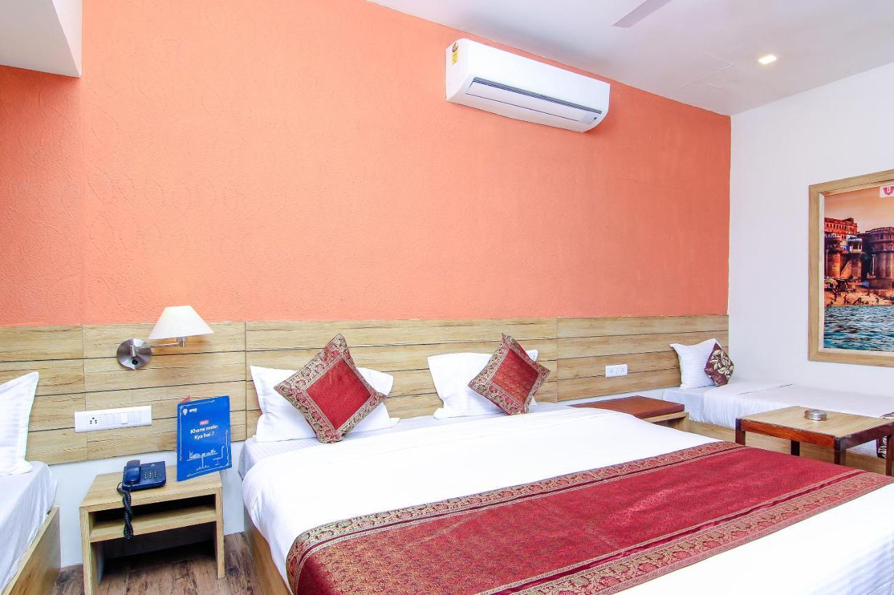 Hotel R B International Varanasi Esterno foto