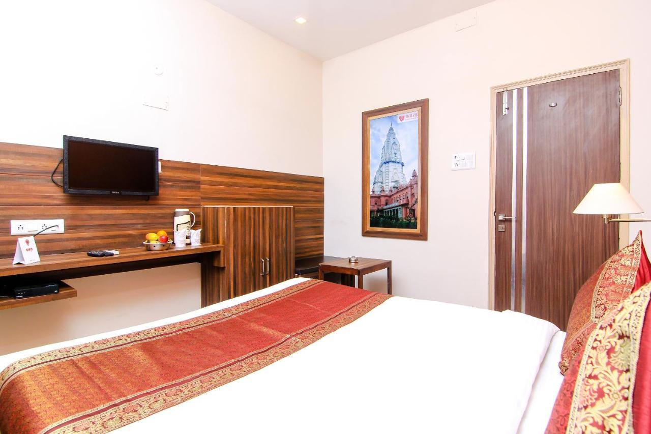 Hotel R B International Varanasi Esterno foto