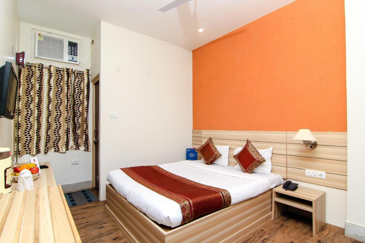 Hotel R B International Varanasi Esterno foto