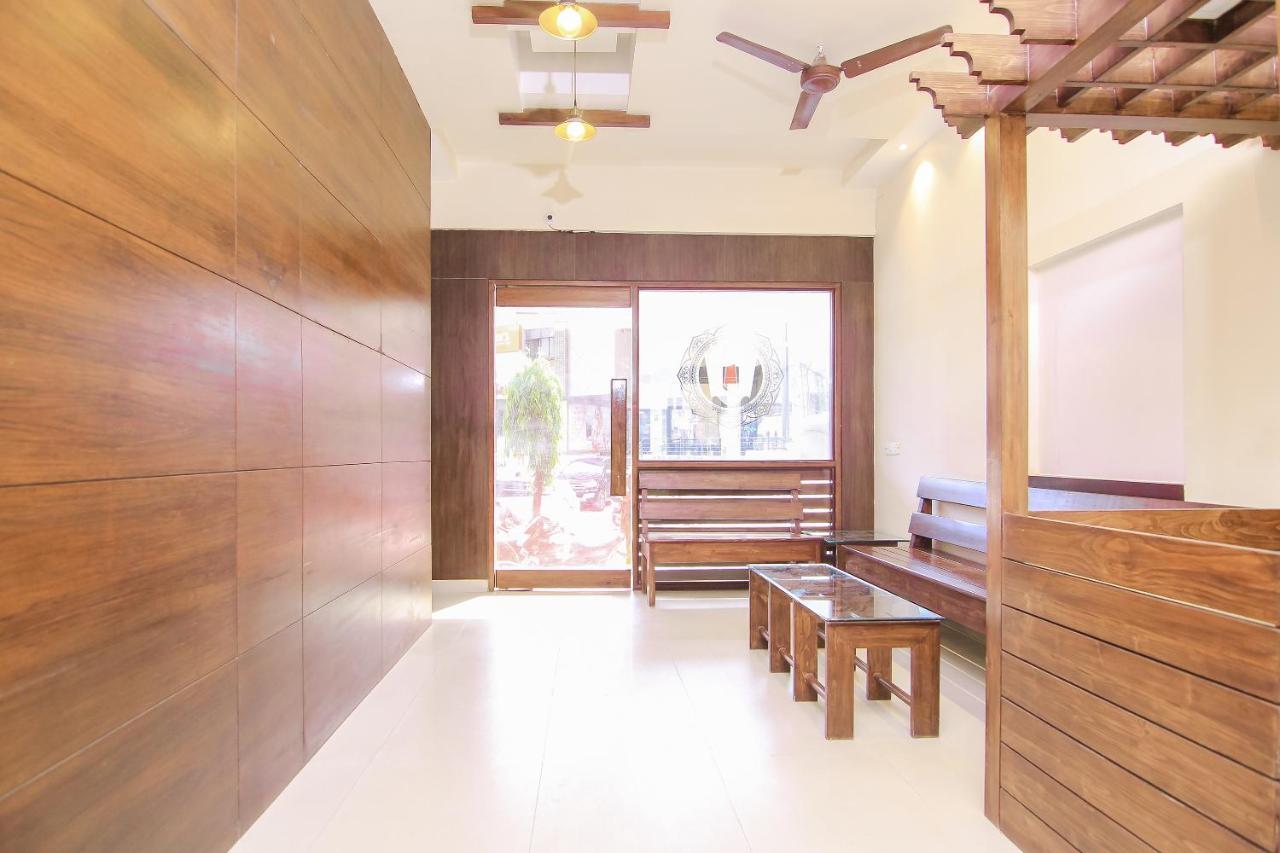 Hotel R B International Varanasi Esterno foto