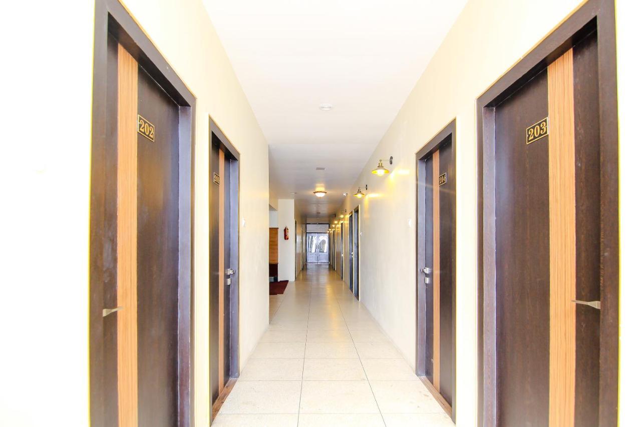 Hotel R B International Varanasi Esterno foto